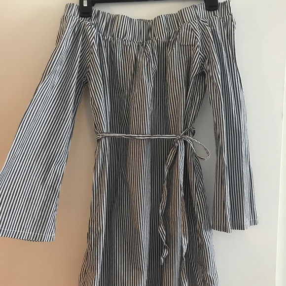 The Hanger Dresses & Skirts - Cute Off the Shoulder Dress!